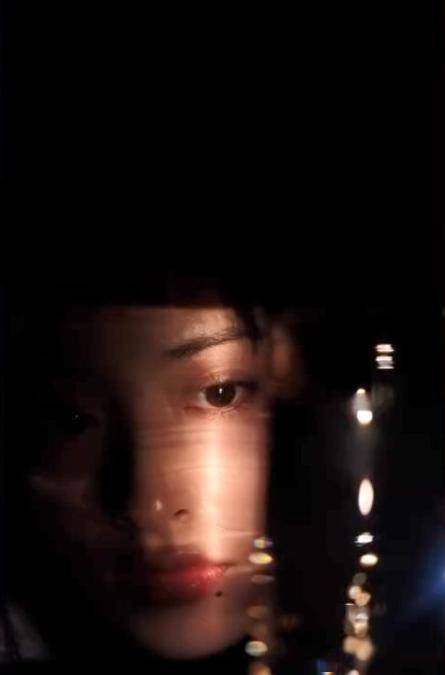 灯也可以用在暖色的光影创作里色彩/氛围/胶片质感原来自拍光影可以像