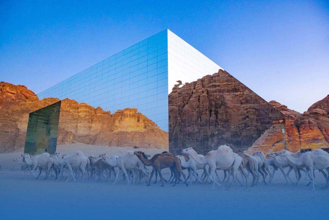 阿拉伯石油王的钞能力,全世界最大的镜面房_maraya_建筑_沙漠