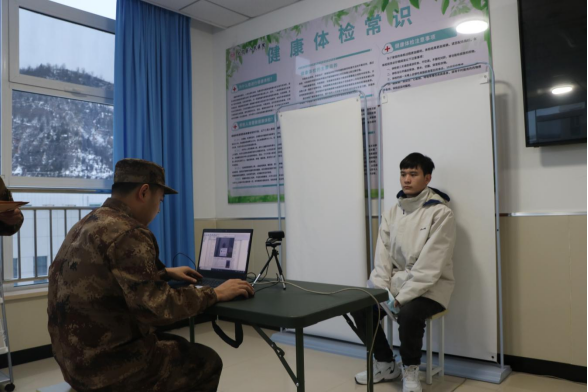 山西各地有序开展征兵体检工作→_检查_进行_青年
