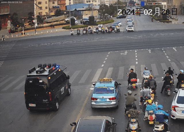 有速度更有温度…_车辆_巡逻_警车