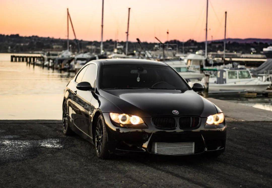 各种大小论坛当中,n54引擎的存在,让全世界的宝马车迷像玩乐高一样