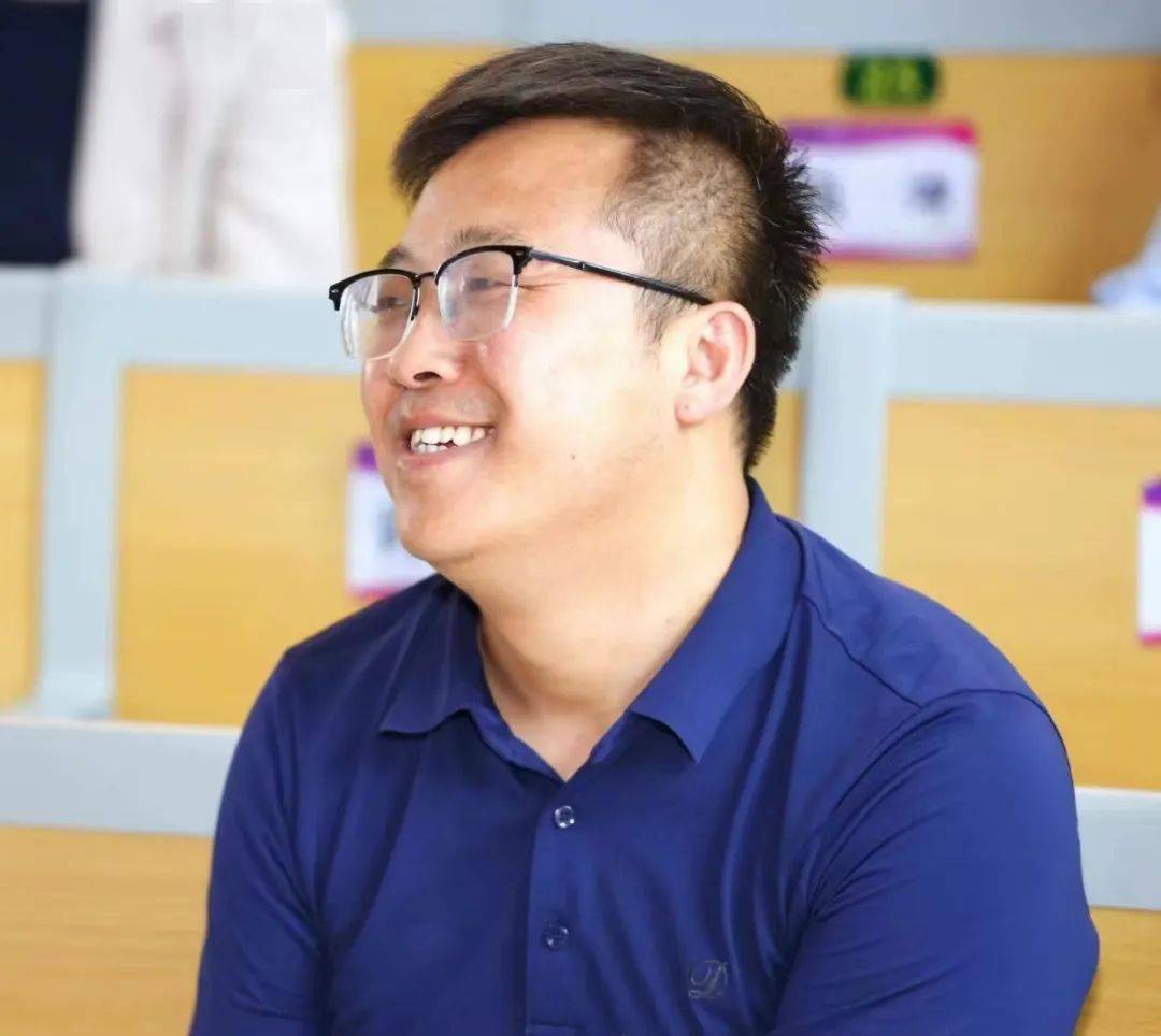 作者简介张宏,西安高新区第三初级中学(西安高新一中分校)语文老师.