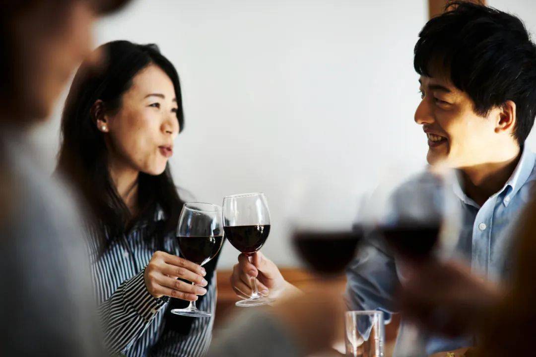 越是没钱,越不能碰的三样东西_娱乐_社交_人生