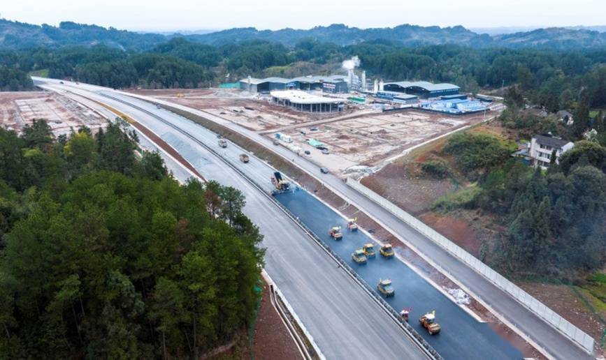 渝湘复线高速巴彭段进入路面铺装_黎香湖_工作_甘昊旻