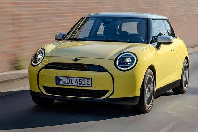 经典装饰的新款 mini cooper e:电动,高效,感性_搜狐汽车_搜狐网