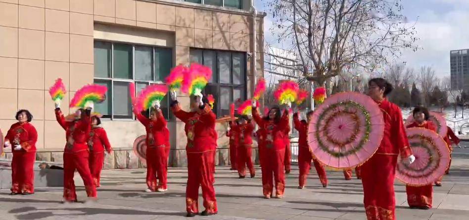 happy new year大活报表演者丛大姨说:"这是近几