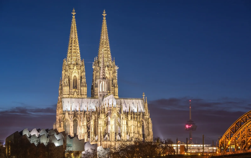 雅致闻名于世界科隆大教堂集宏伟与细腻于一身耗时600多年才完工的