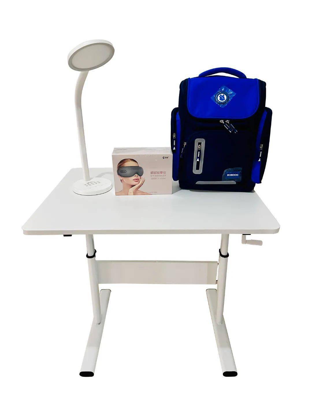 一等奖两名:荣誉证书 学习桌 护眼台灯 护眼仪 护脊书包各一份二等奖