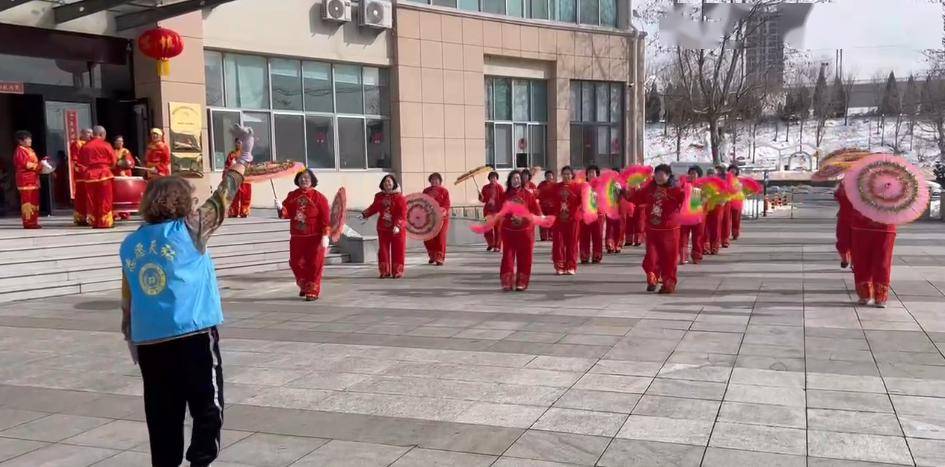 happy new year大活报表演者丛大姨说:"这是近几