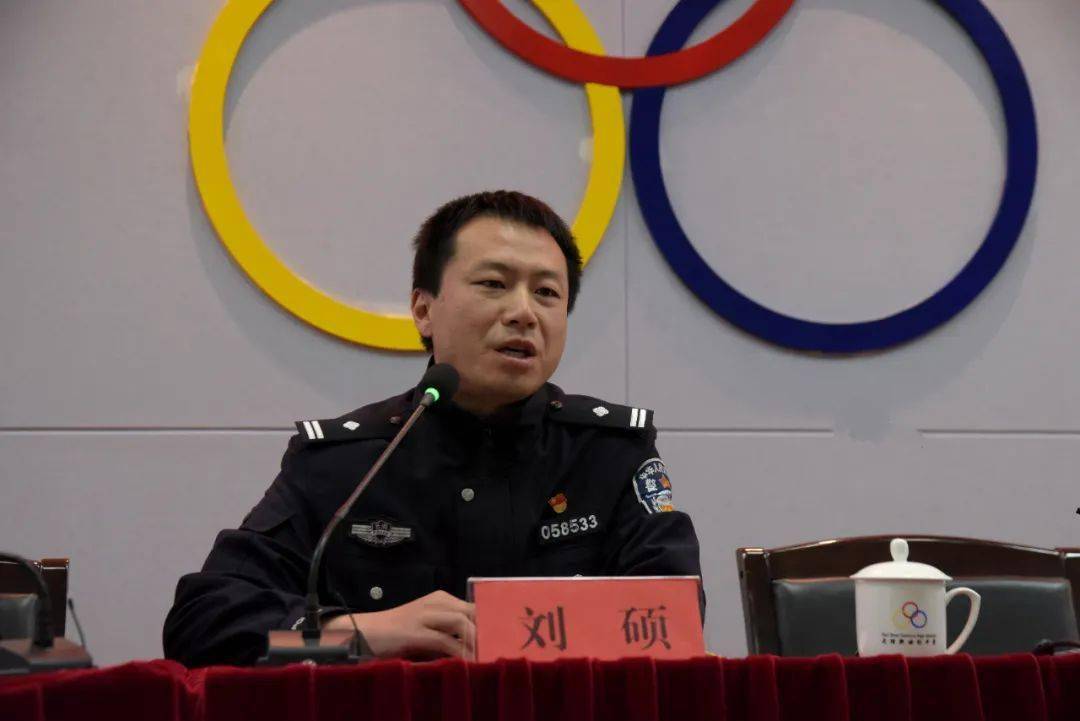 市中等职业学校,市教师进修学校,市特殊教育学校,大理七中校长和各