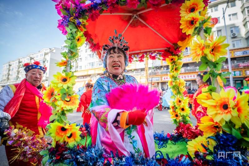 安图闹元宵的秧歌赛一舞四十年_大赛_全县_民俗