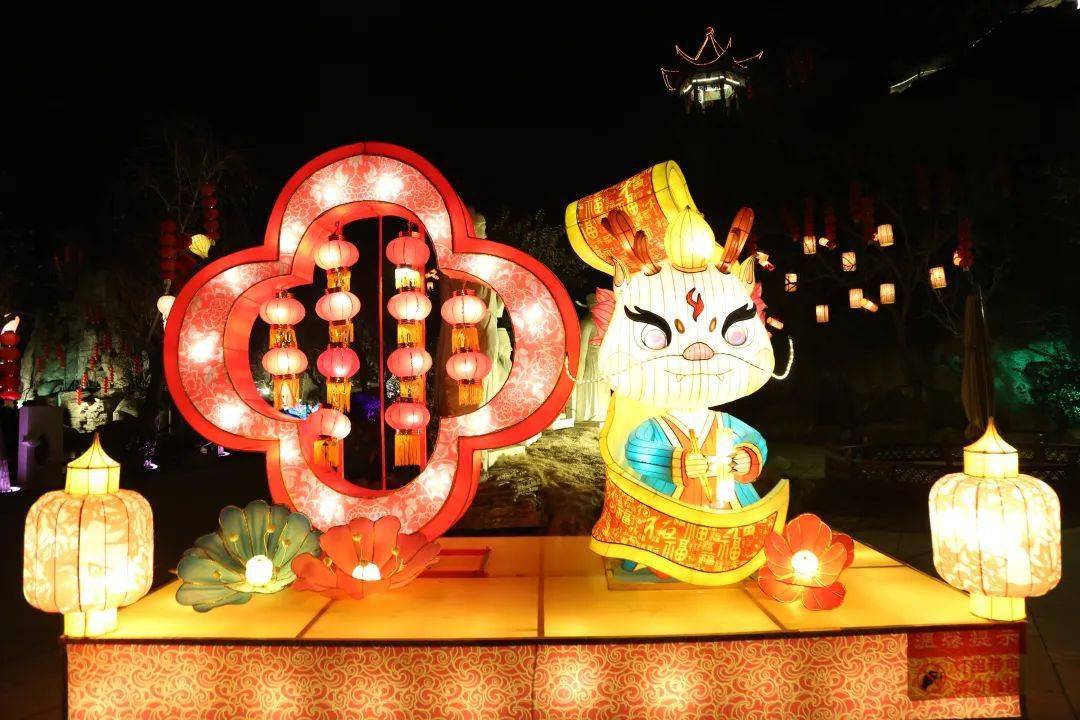 演出_游客_烟花