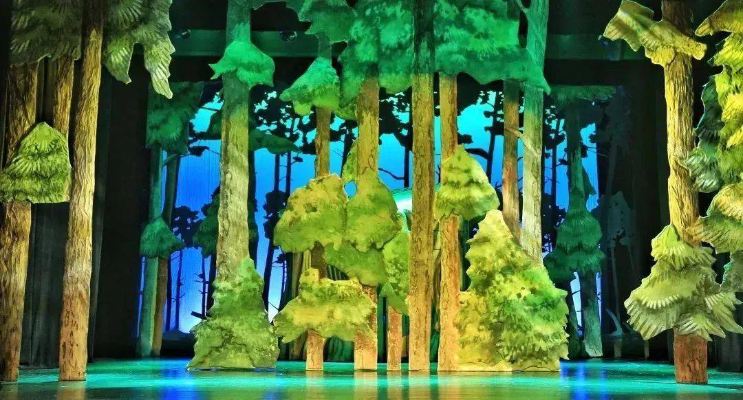 本剧的作词anthony drewe与作曲george stiles是伦敦西区一线音乐剧创