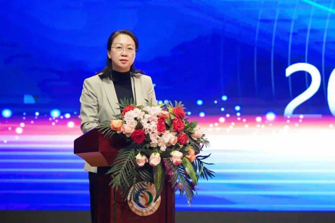 二中要闻 |【培根铸魂育新人 踔厉奋发新征程】青岛二中2023-2024学