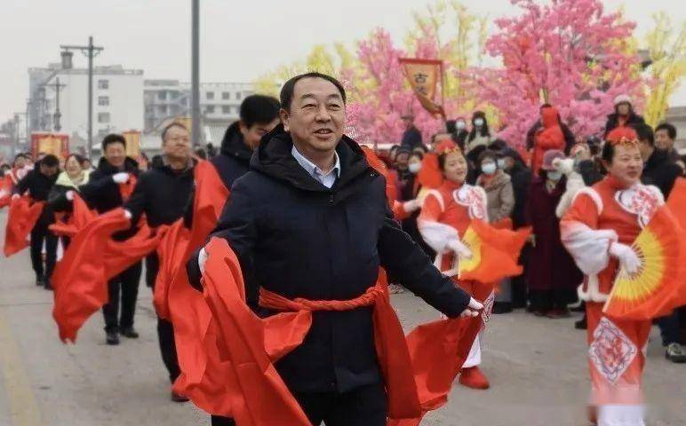 浑源县四套班子领导与群众共庆元宵节_发展_表演_全县