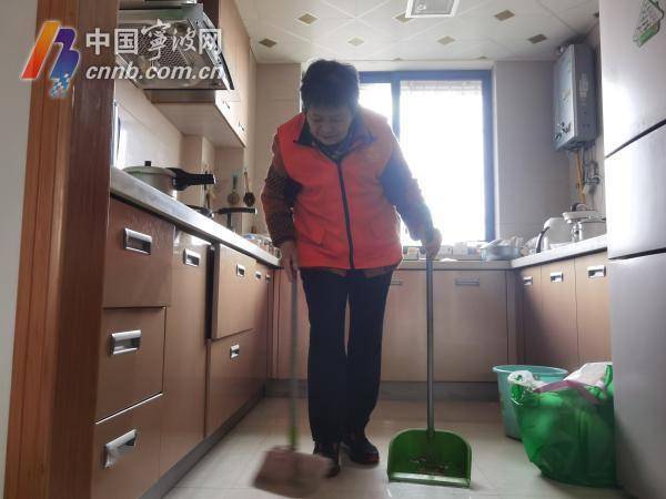 近邻变至亲 宁波这两位老人携手走过12载_柳亚娣_魏静珠_柳大姐