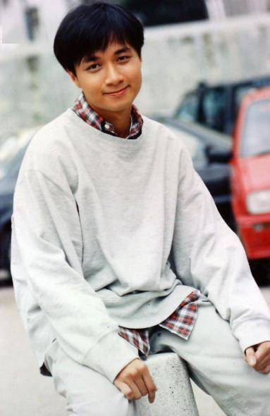 出道惨遭雪藏,如今一首歌千万播放,一代歌王终于摆脱"渣男"形象?_古巨