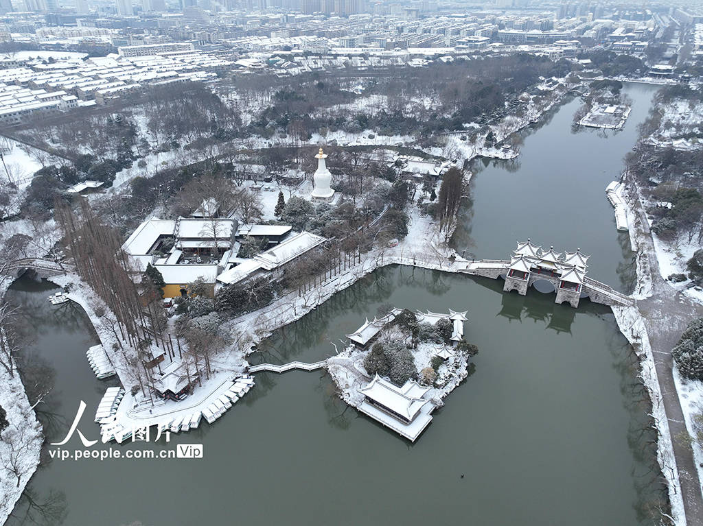 江苏扬州:瘦西湖雪景如画