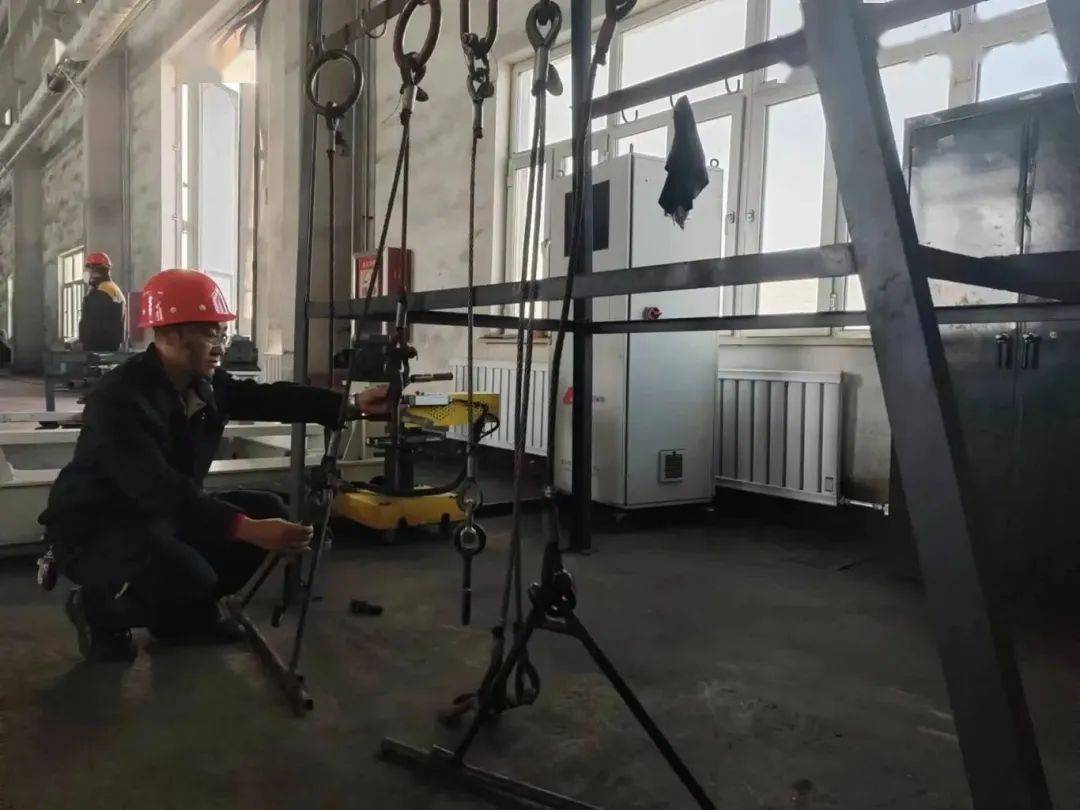 针对车辆空气制动故障关门车持续增多的实际,加强对冬季惯性制动故障