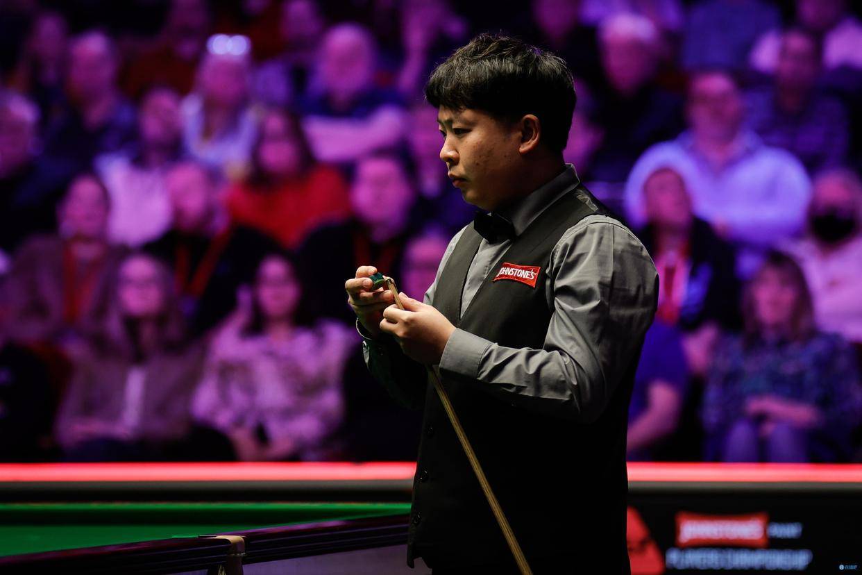 张安达打出82,70分,3-1领先马克-艾伦进入局间休息.