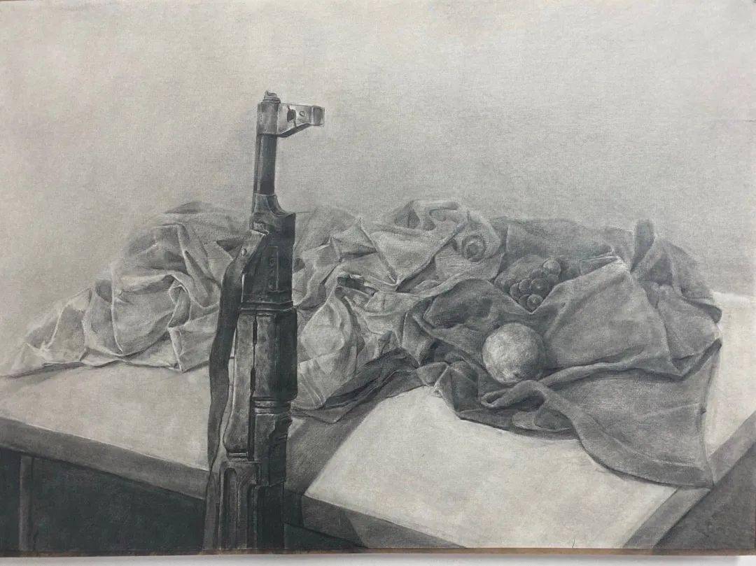 静物素描中,虚实关系很重要_画面_整体_物体