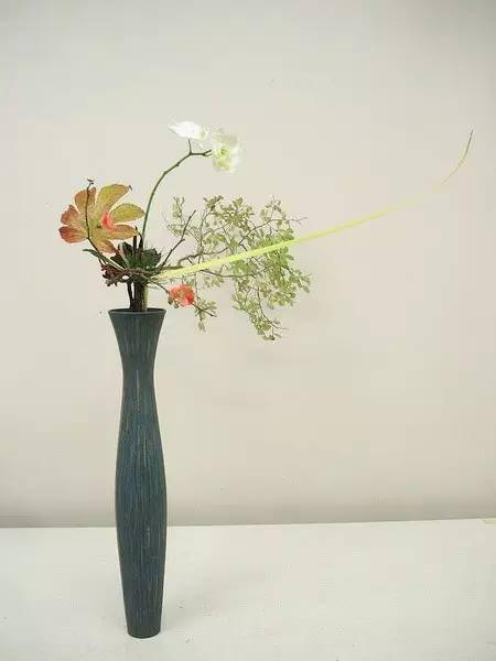 一瓶桌花,整个家都会充满诗意了_插花_梅花_牡丹