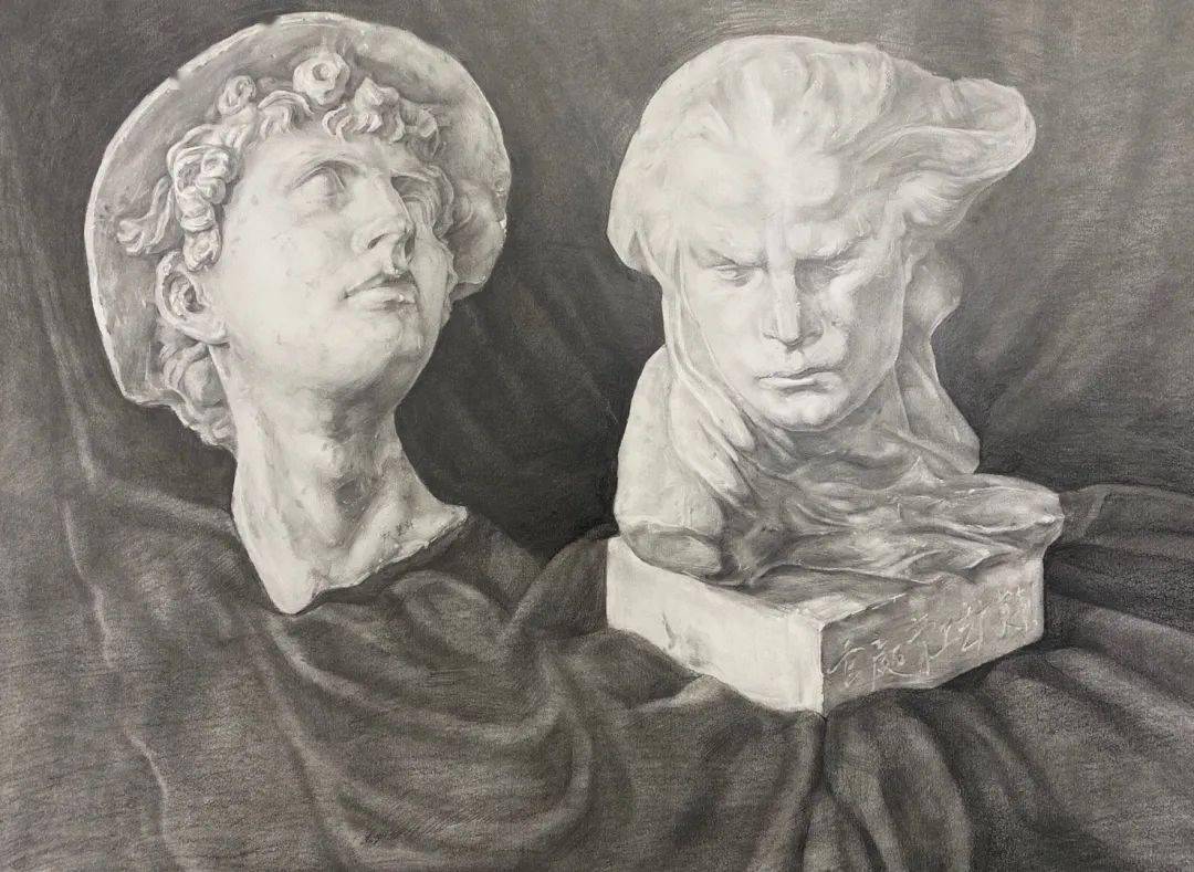 静物素描中,虚实关系很重要_画面_整体_物体