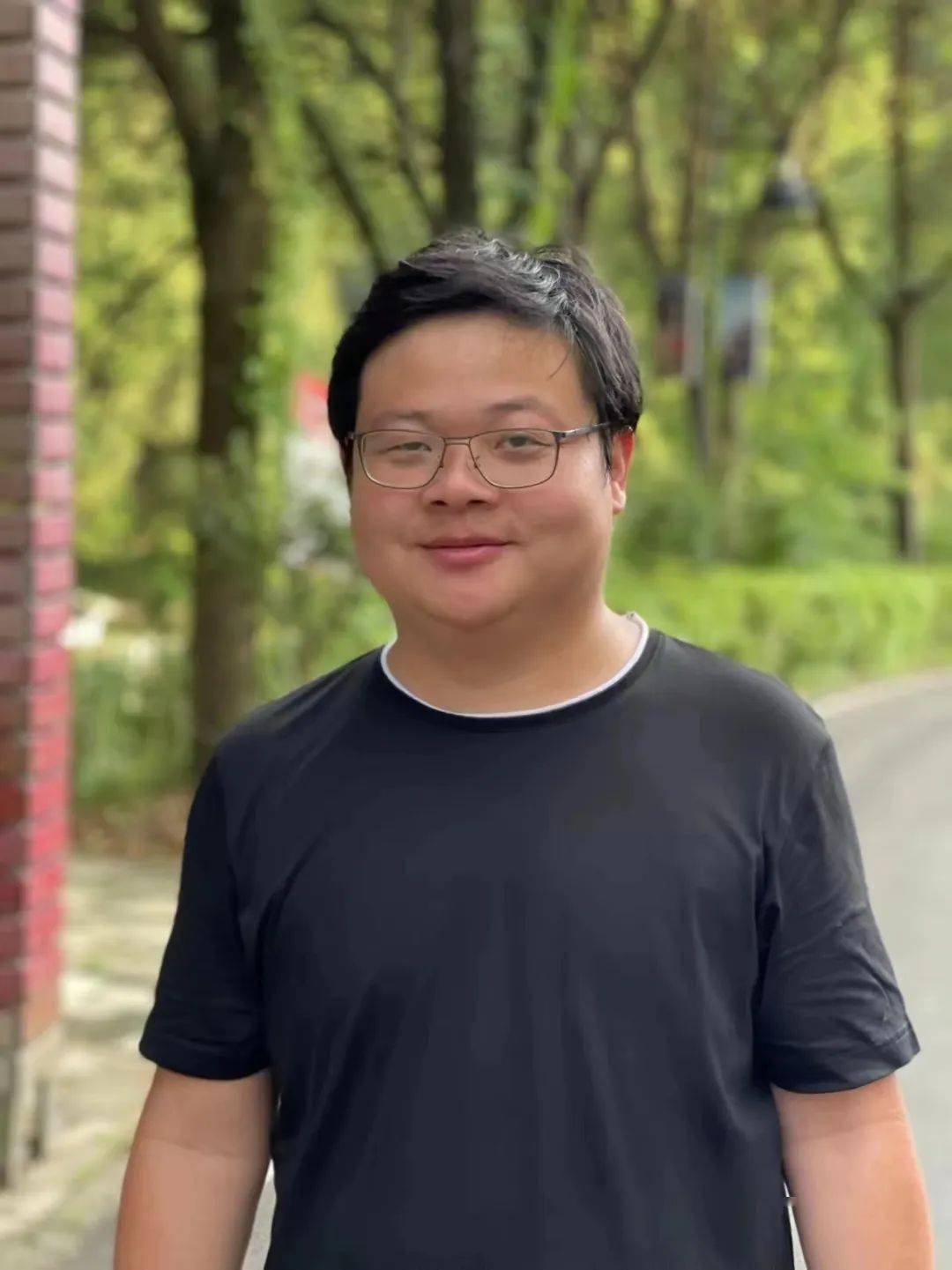 【重镇】周聪:竹峰的腔调——读胡竹峰的散文《刹那集》(评论)