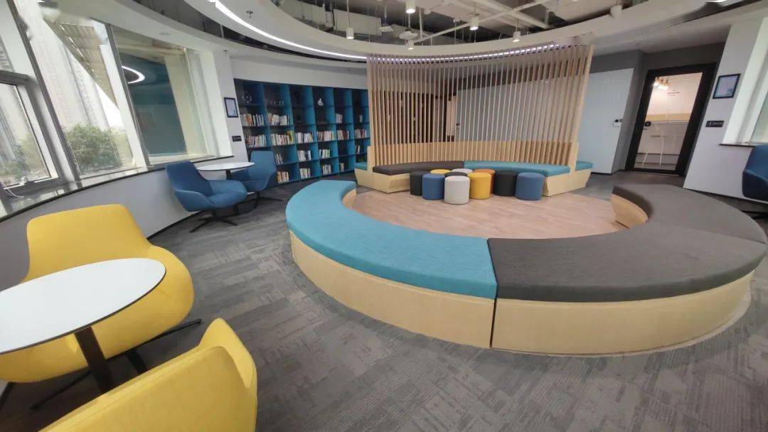 海淀区有两家企业的职工书屋