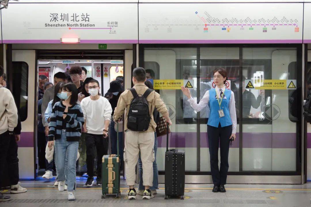 带你去看地铁的一天_列车_运营_作业