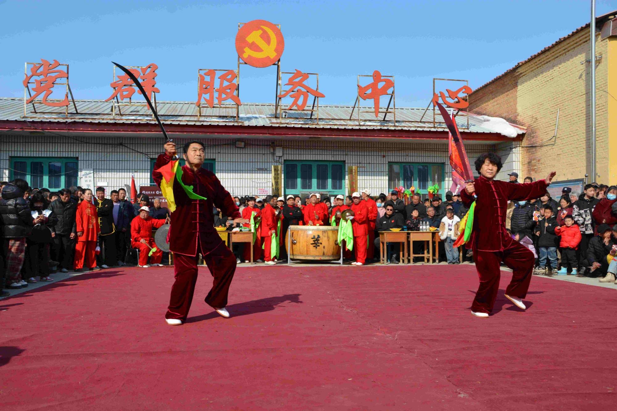 河北高阳:莘桥社火闹元宵百年武术技艺传承不衰_表演_甄亚军_器械