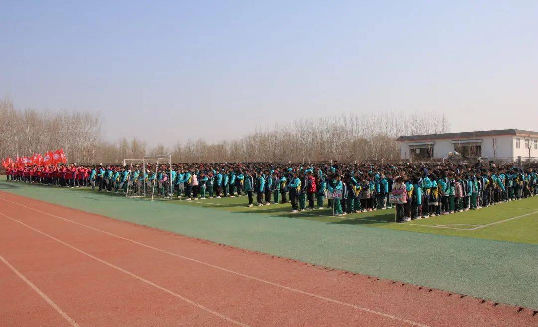 怀揣对新学期的美好期盼,2月27日,夏津县第八中学举行新学期开学典礼