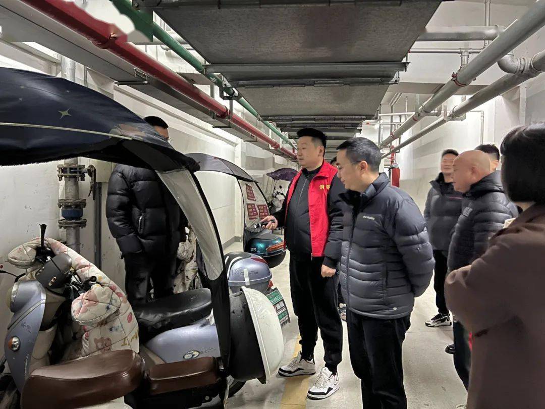 夜学夜查夜访 | 市四套班子领导开展周一夜查夜访活