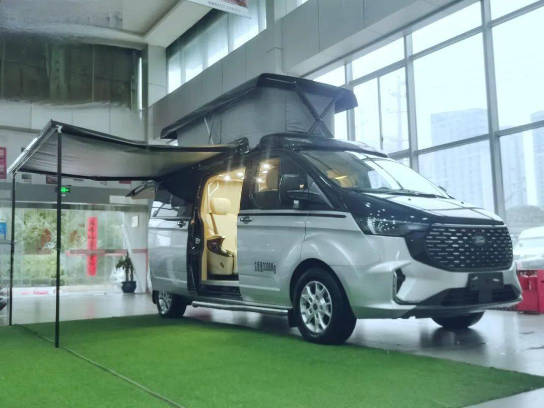 3.16 北京房车展丨彰显高端商务气质——霞客乐房车"眼镜蛇"