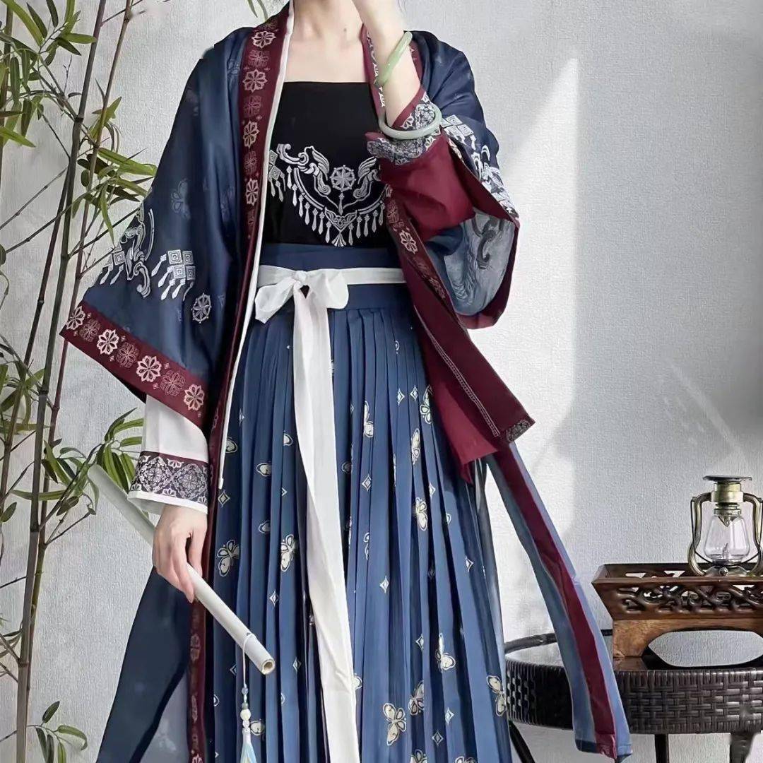 直裾138元/套,晋制168元/套,满园深浅色,照在绿波中!_款式_口令_价格