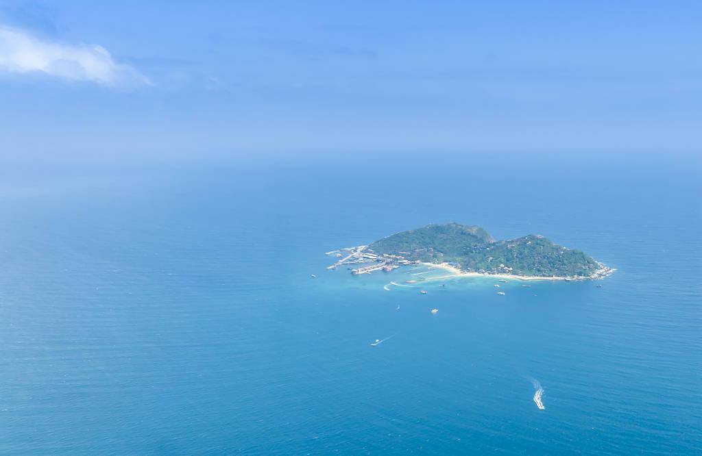 海南陵水分界洲岛旅游区风光旖旎 海岸线湖光山色清澈澄碧_中国_图片