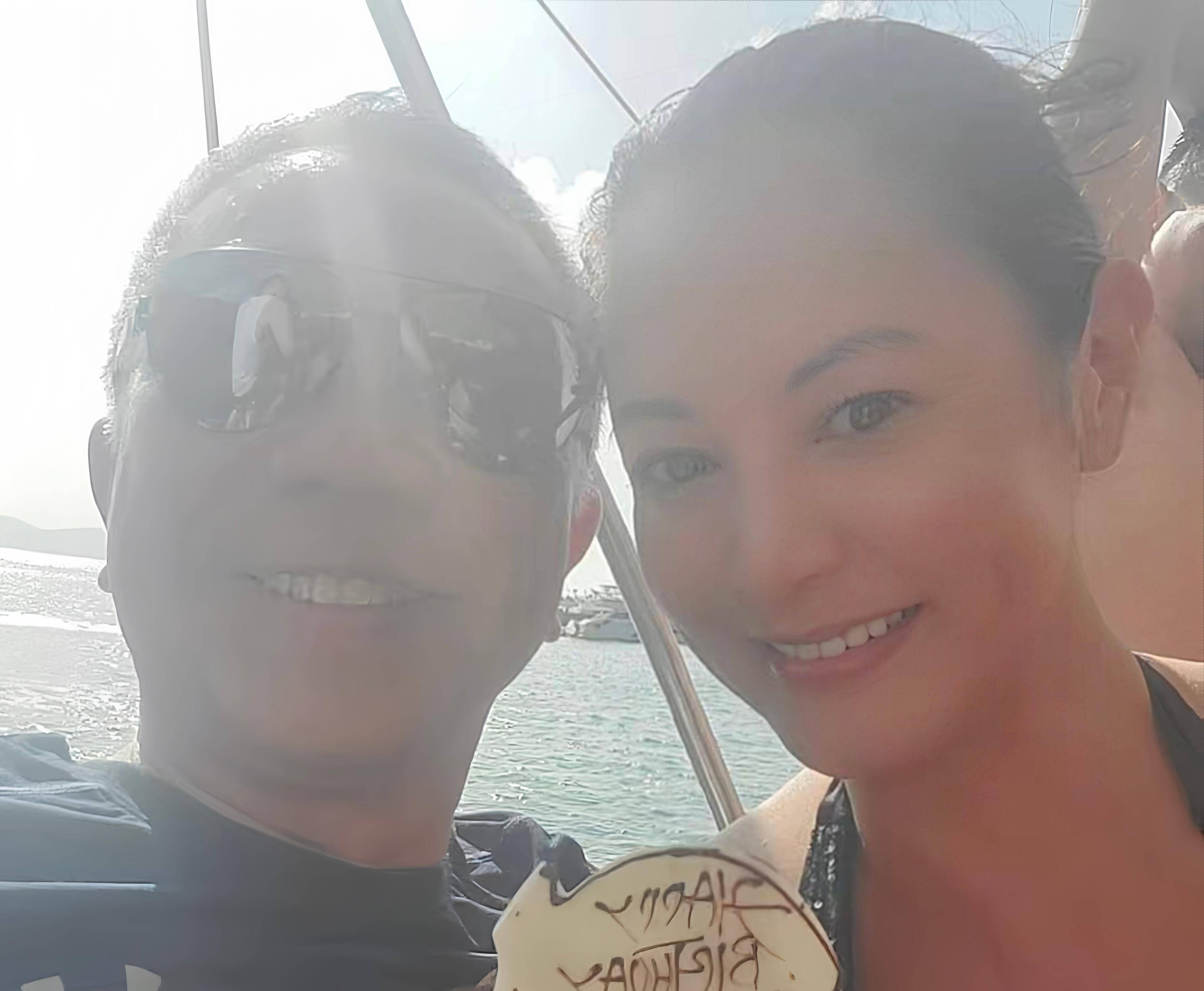 香港知名富家千金雷怡晖补办婚礼,再婚嫁大13岁公司ceo_陈一升_父亲