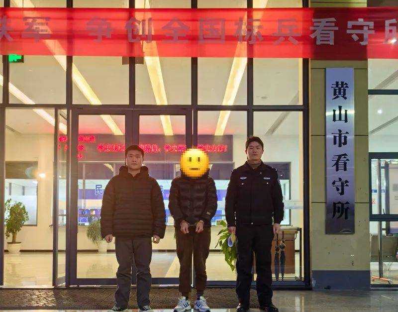 外交部发言人推介徽州鱼灯长按二维码关注公众号"黄山广电台"