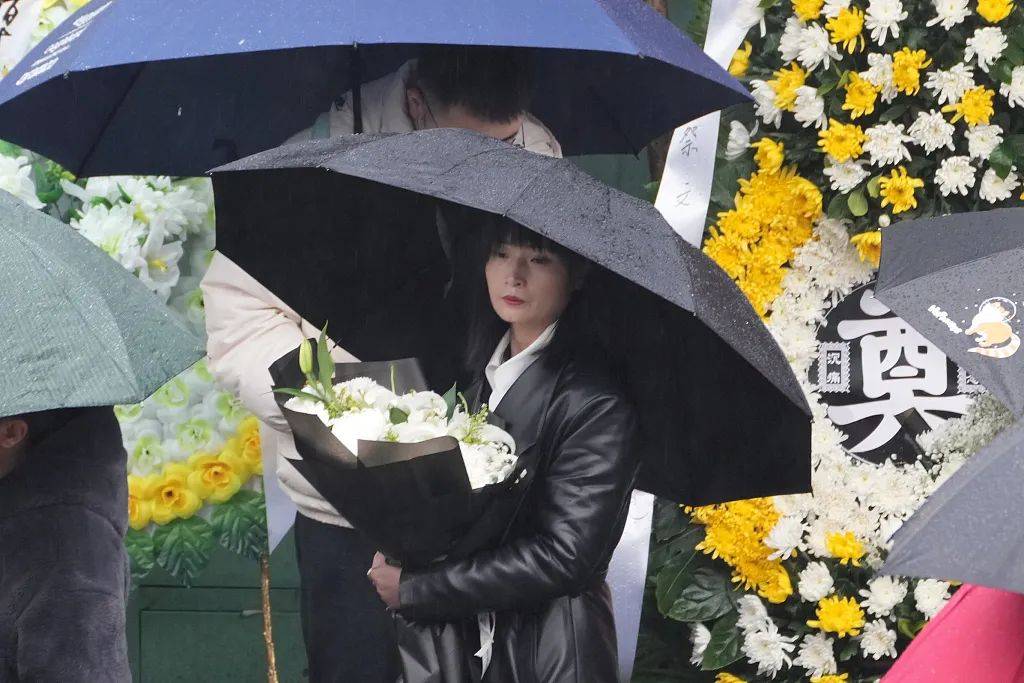 宗庆后追思会举行,民众冒雨排队送别_浙商_娃哈哈集团_浙江