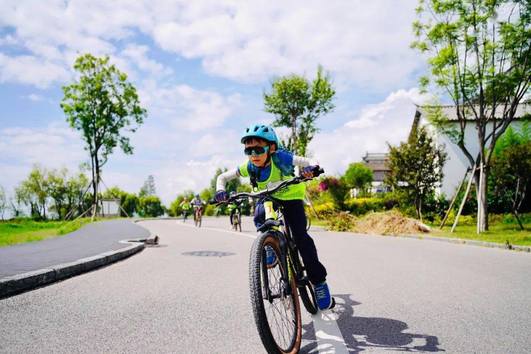 2024暑假骑行中国丨大理洱海骑行游学营_苍山_成长_挑战
