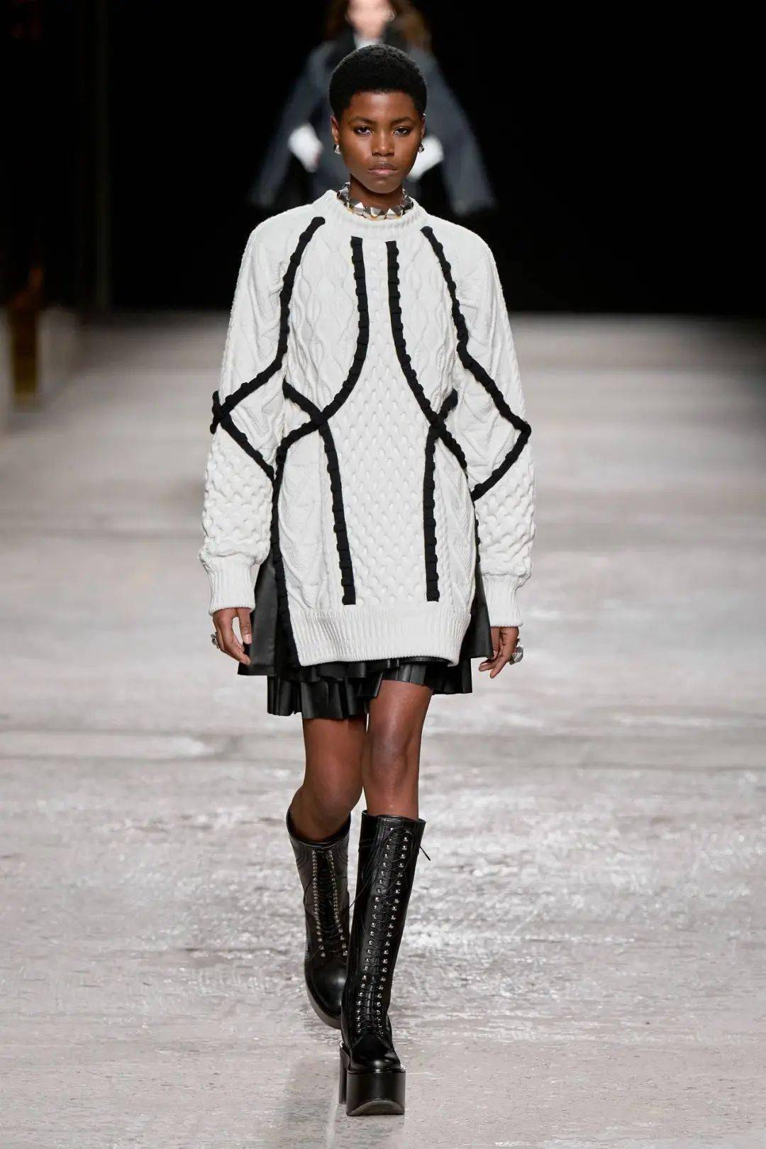 有趣的下摆设计 | 54张秀场高清大图带你了解针织服装下摆的设计门道