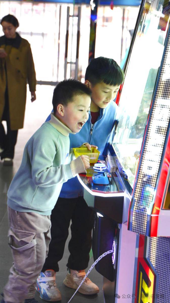 就在这里!_iplay_年万地_娃娃