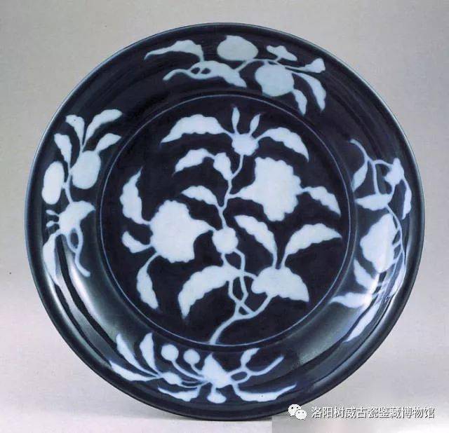 宣德青花瓷器鉴定,文中这些基本要点要把握_纹饰_釉面_绘画