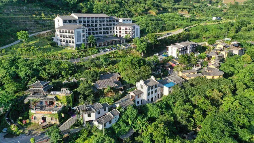 住天露山半山双床房,享双人自助早餐 无限次半山温泉 4a景区