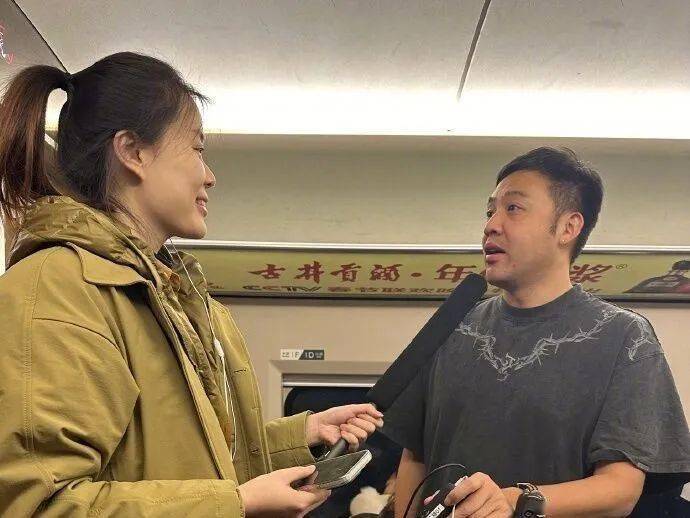 保定报道小组的北京交通广播 主持人高歌 ,张琦,记者苏婉,正在北京