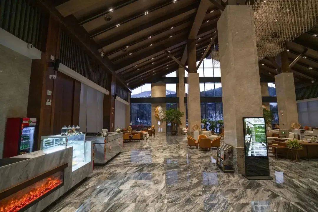 美食,民族美食,地方特色小吃,国际级雪具品牌,户外运动品牌,酒吧,ktv