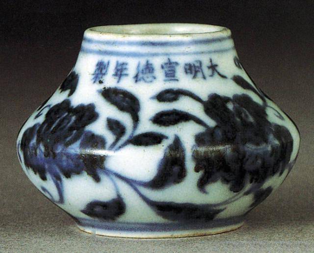 宣德青花瓷器鉴定,文中这些基本要点要把握_纹饰_釉面_绘画