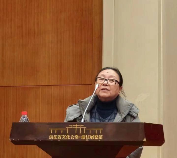 中国美院教授,著名油画家孙景刚创作指导讲话在接下来的动员大会中,杨