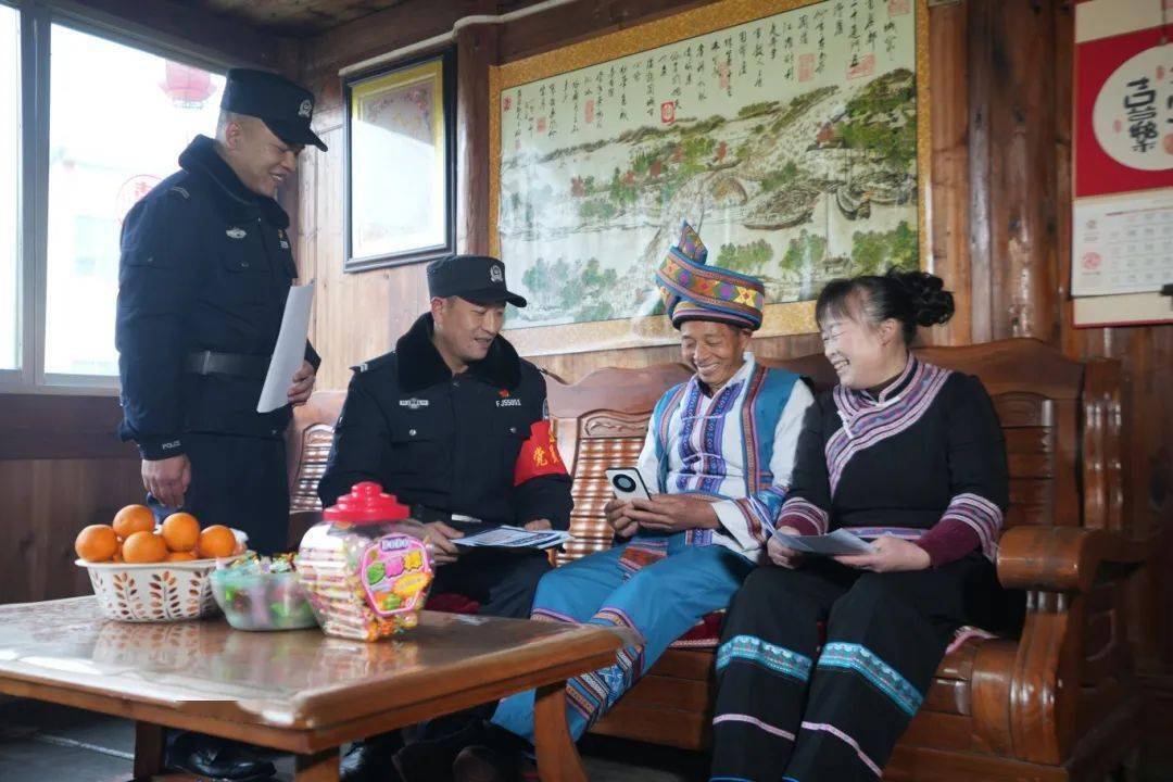 龙胜:以赤诚"警色"让民族团结进步之花在山水间"尽