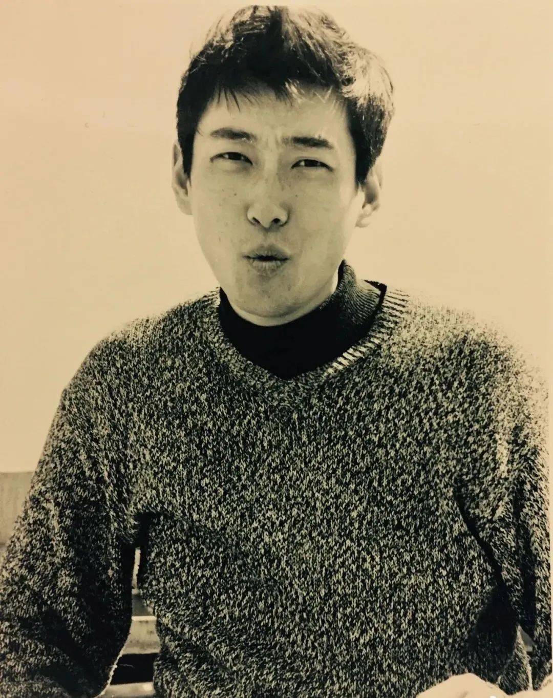 他是韩红最欣赏的男人,巅峰时退出,如今50岁,依然如少年?